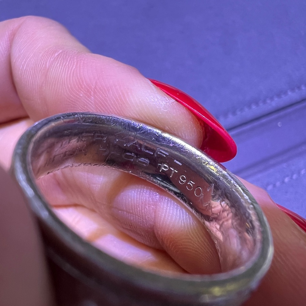 Platinum Ring (17 g) size 10 - Picture 3 of 4